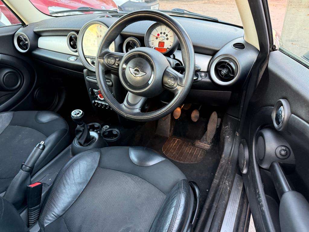 2011 MINI HATCH 2011 MINI HATCH