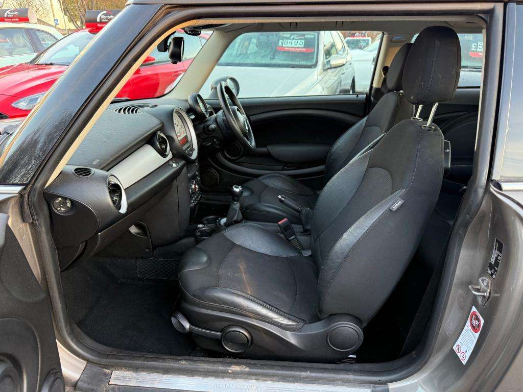 2011 MINI HATCH 2011 MINI HATCH