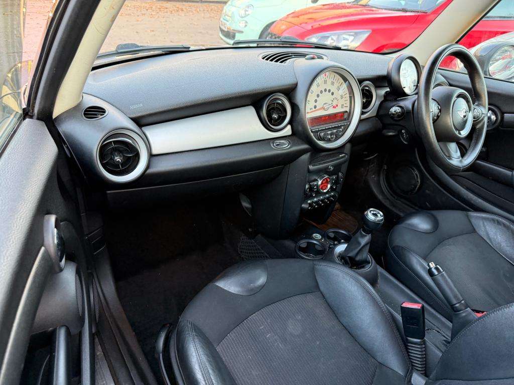 2011 MINI HATCH 2011 MINI HATCH