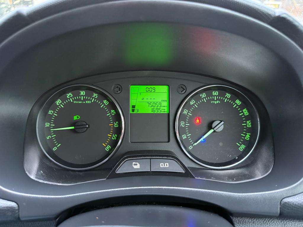 2013 SKODA ROOMSTER 2013 SKODA ROOMSTER