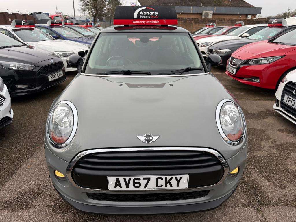 A 2017 MINI HATCH Cooper A 2017 MINI HATCH Cooper