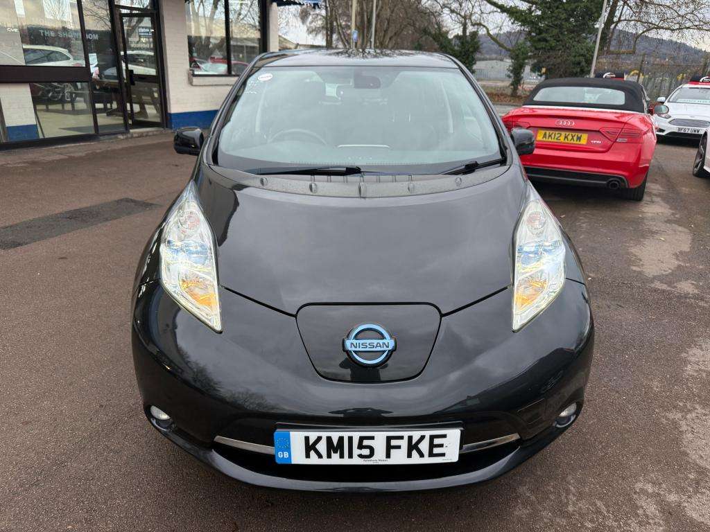 A 2015 NISSAN LEAF Takna A 2015 NISSAN LEAF Takna