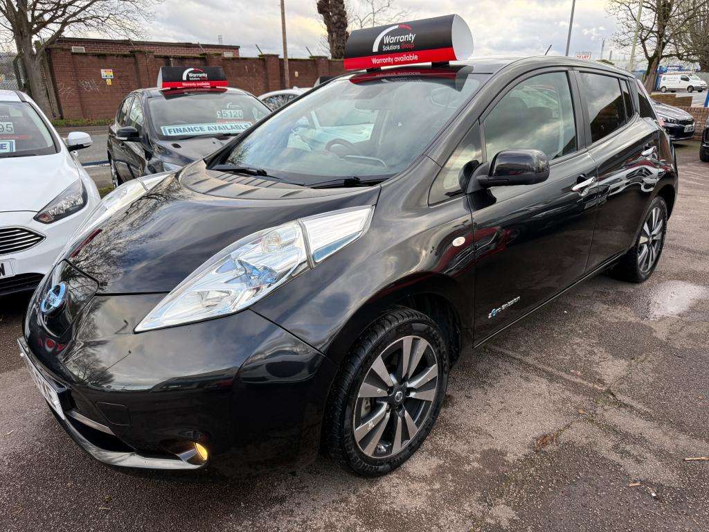 A 2015 NISSAN LEAF Takna A 2015 NISSAN LEAF Takna