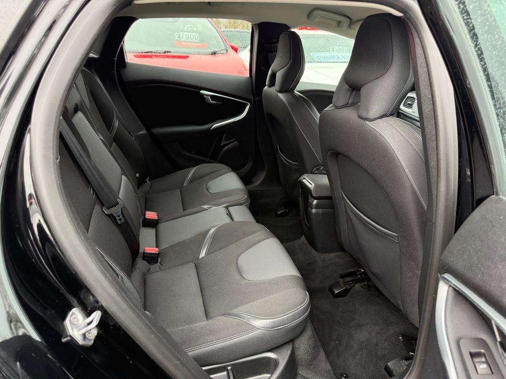 2015 VOLVO V40 2015 VOLVO V40