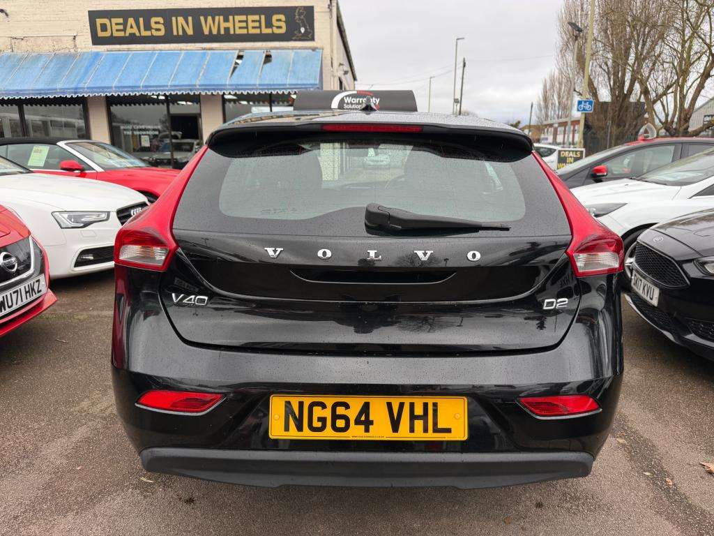 2015 VOLVO V40 2015 VOLVO V40