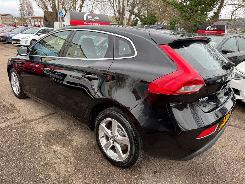 2015 VOLVO V40 2015 VOLVO V40