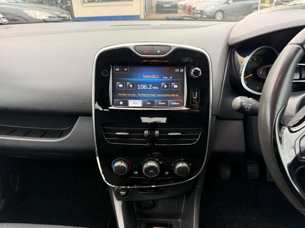 2015 RENAULT CLIO 2015 RENAULT CLIO