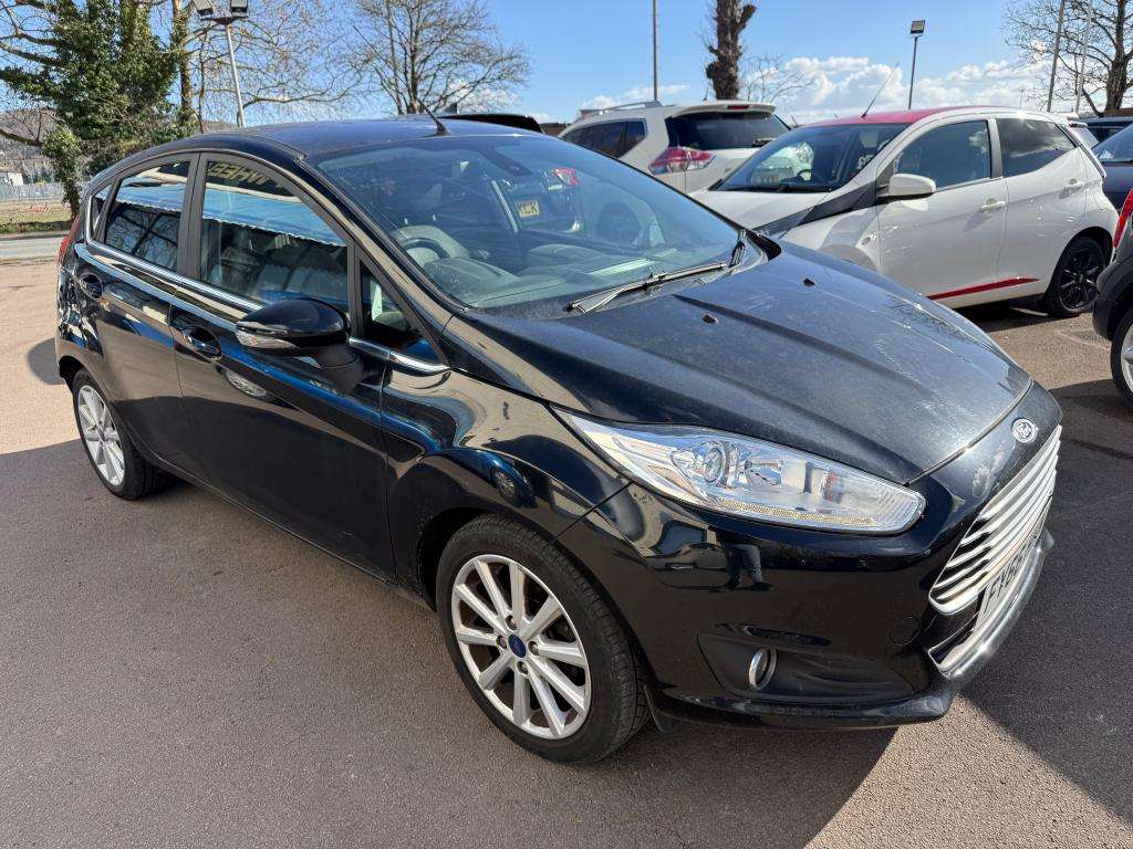 A 2016 FORD FIESTA Titanium T A 2016 FORD FIESTA Titanium T