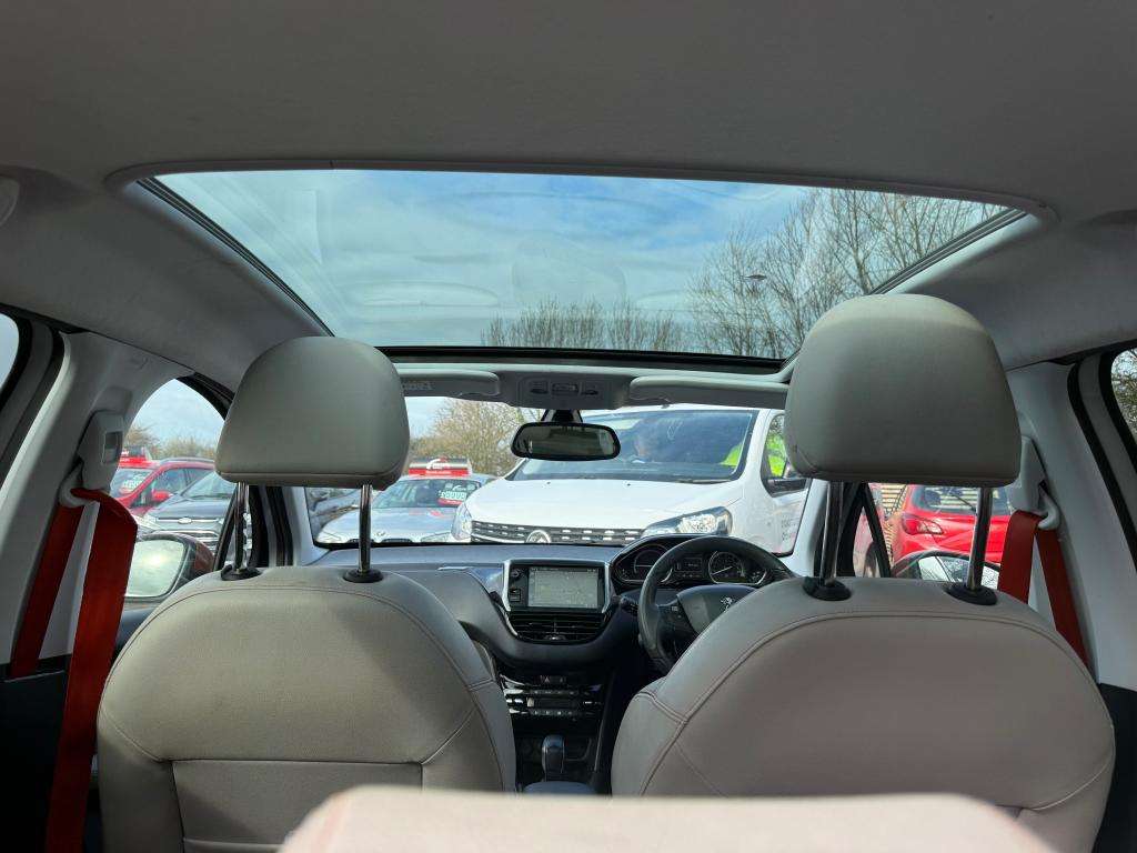 2015 PEUGEOT 208 2015 PEUGEOT 208