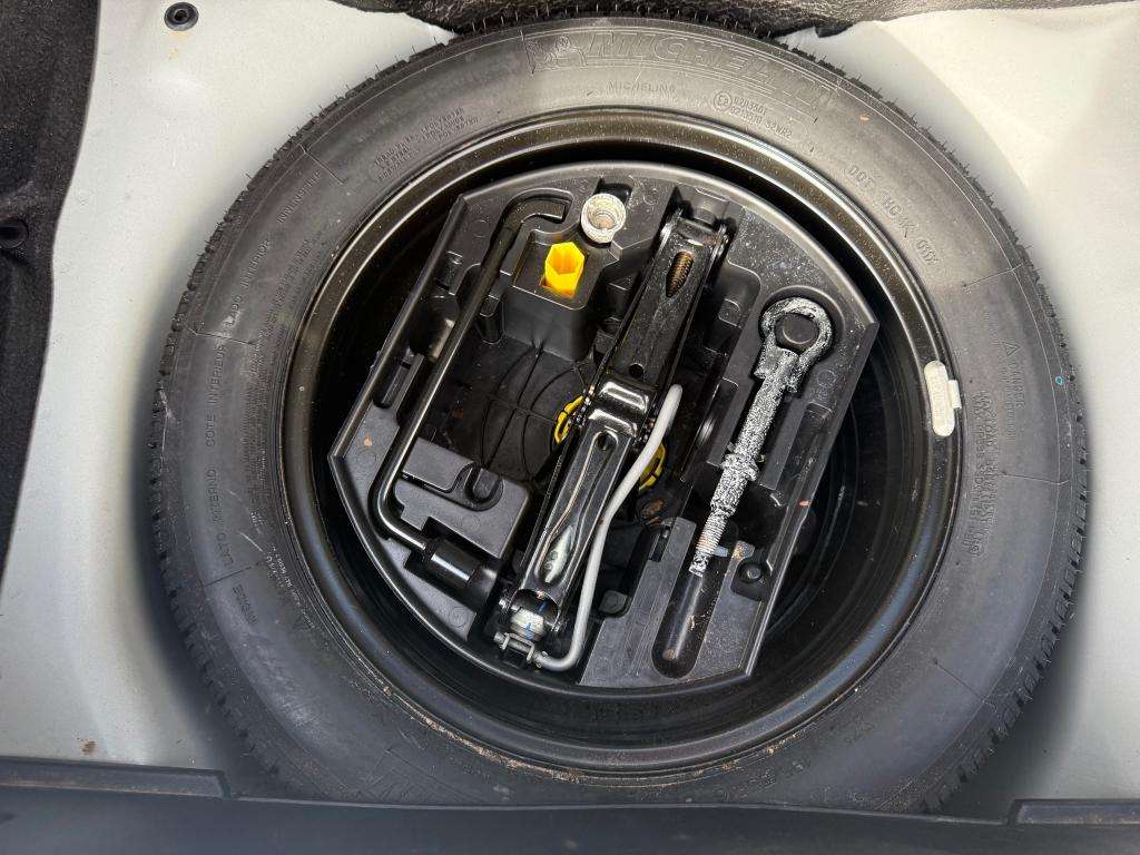 2015 PEUGEOT 208 2015 PEUGEOT 208