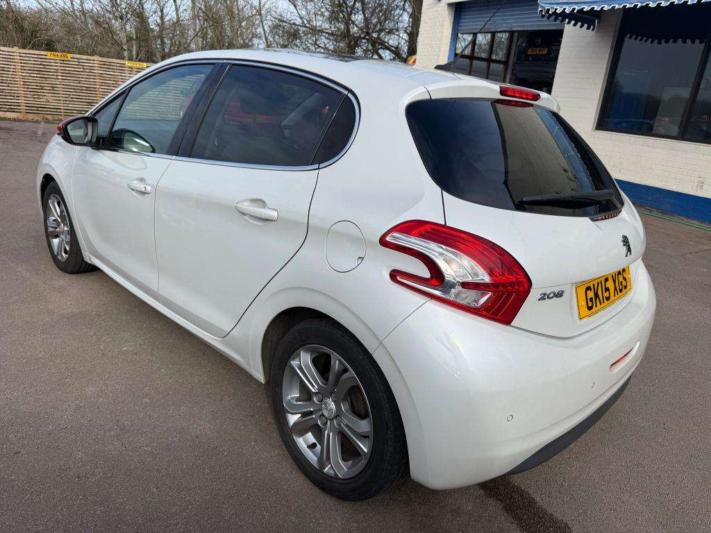 2015 PEUGEOT 208 2015 PEUGEOT 208