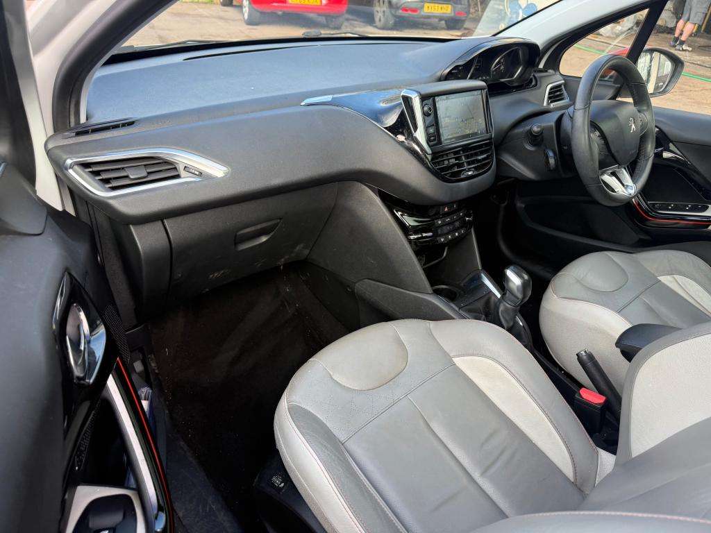 2015 PEUGEOT 208 2015 PEUGEOT 208