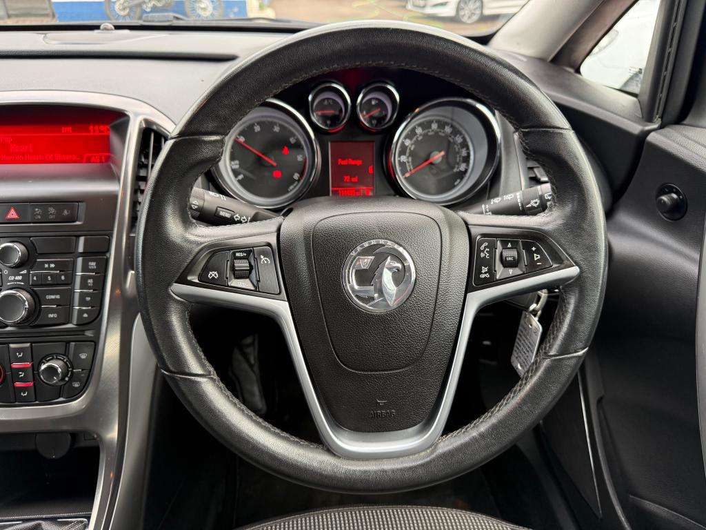 2011 VAUXHALL ASTRA 2011 VAUXHALL ASTRA