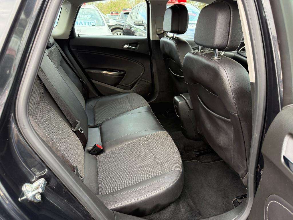 2011 VAUXHALL ASTRA 2011 VAUXHALL ASTRA