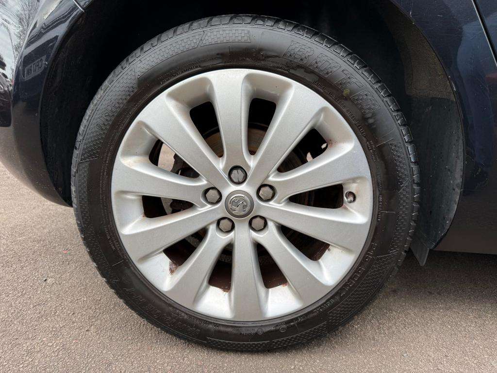 2011 VAUXHALL ASTRA 2011 VAUXHALL ASTRA