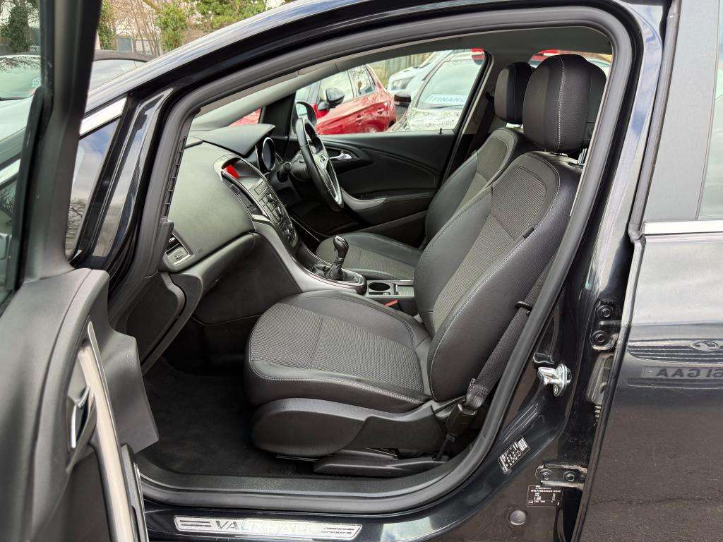 2011 VAUXHALL ASTRA 2011 VAUXHALL ASTRA