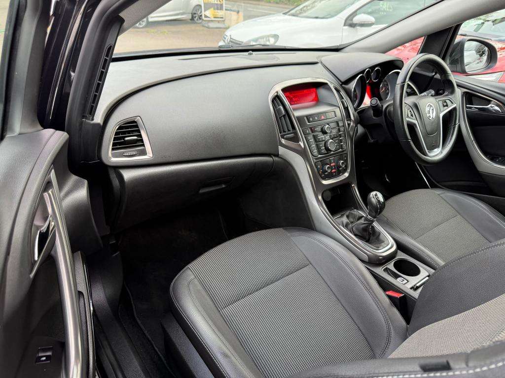 2011 VAUXHALL ASTRA 2011 VAUXHALL ASTRA