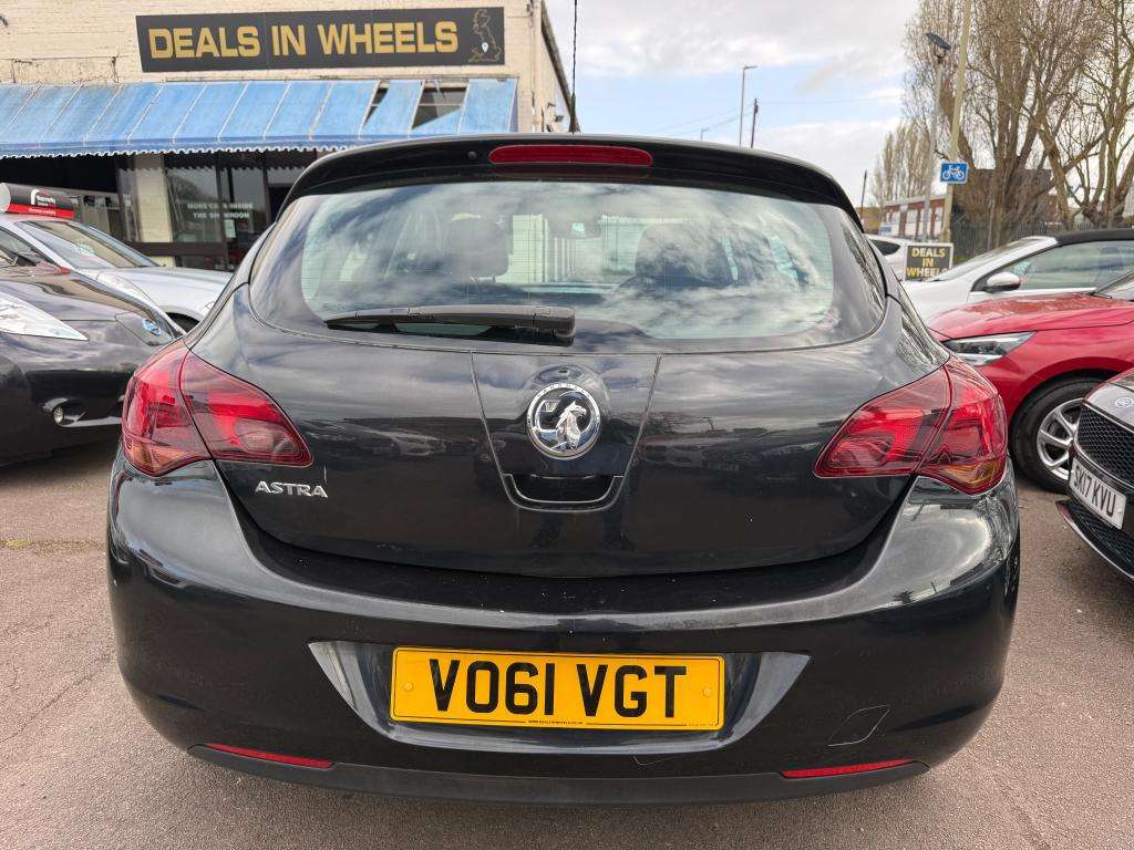 2011 VAUXHALL ASTRA 2011 VAUXHALL ASTRA