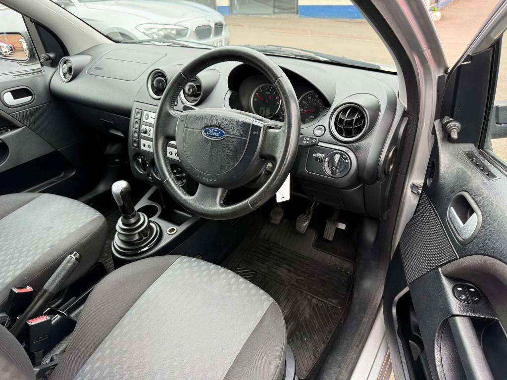 2004 FORD FIESTA 2004 FORD FIESTA