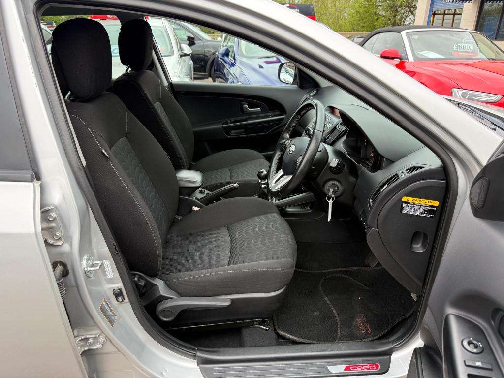 2012 KIA CEED 2012 KIA CEED