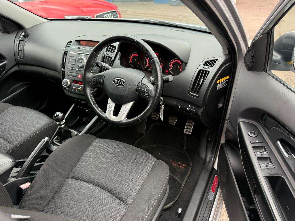 2012 KIA CEED 2012 KIA CEED