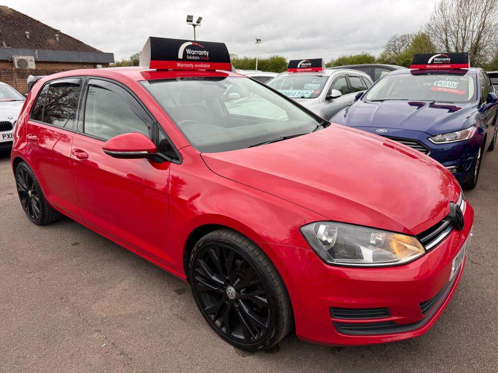A 2014 VOLKSWAGEN GOLF Se Bluemotion Technology Tsi A 2014 VOLKSWAGEN GOLF Se Bluemotion Technology Tsi