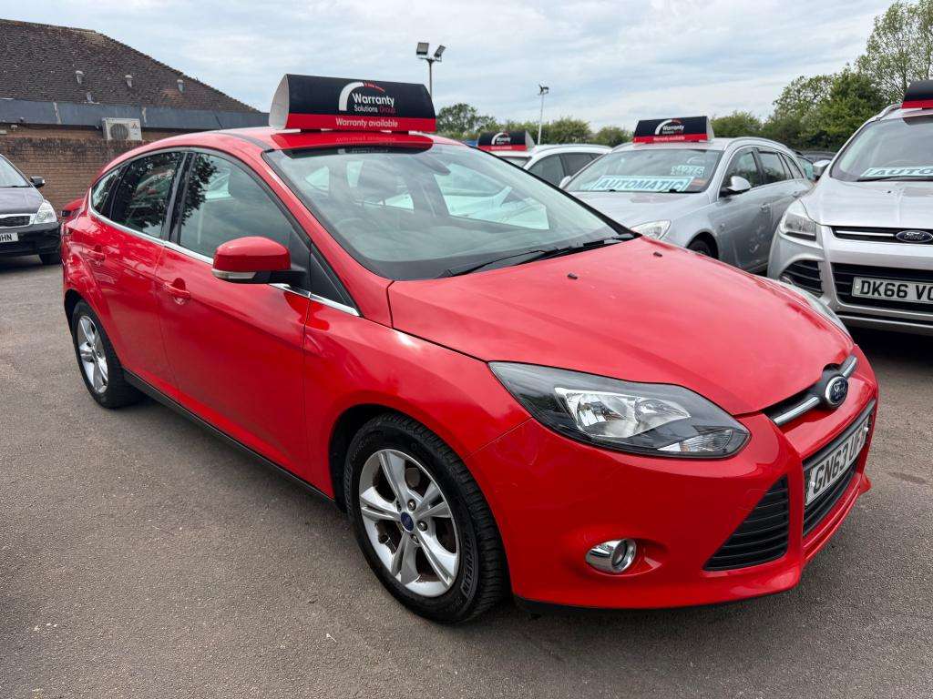A 2013 FORD FOCUS Zetec T A 2013 FORD FOCUS Zetec T