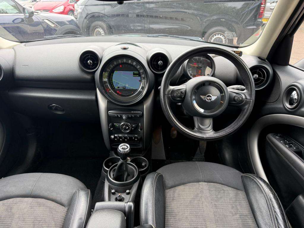 2015 MINI COUNTRYMAN 2015 MINI COUNTRYMAN