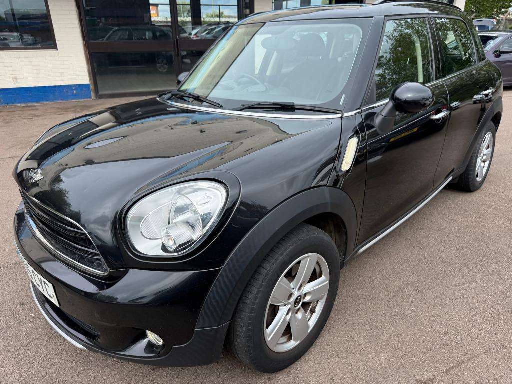 A 2015 MINI COUNTRYMAN Cooper D All4 A 2015 MINI COUNTRYMAN Cooper D All4