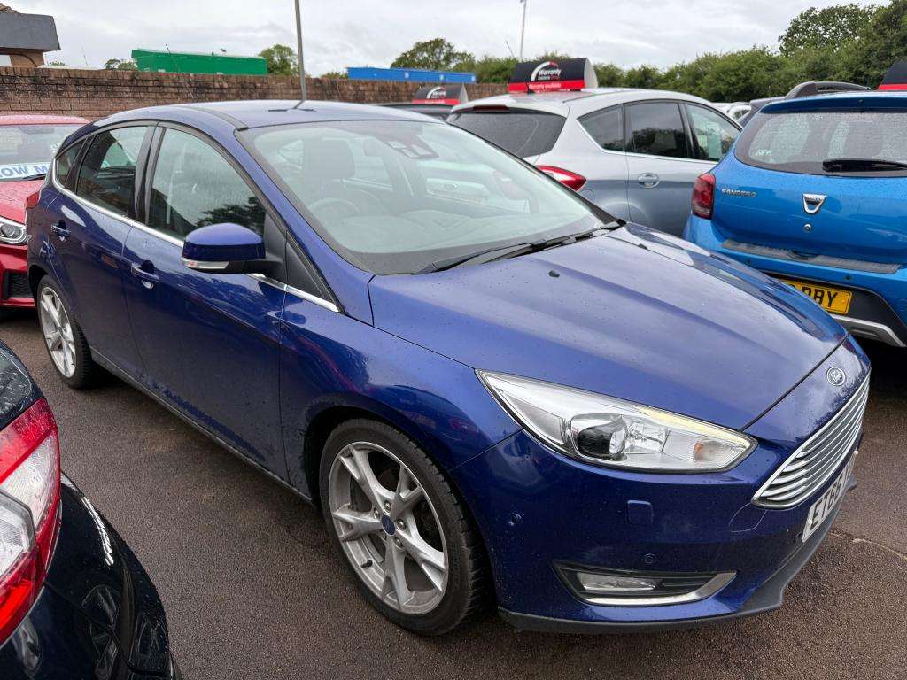 A 2017 FORD FOCUS Titanium X A 2017 FORD FOCUS Titanium X