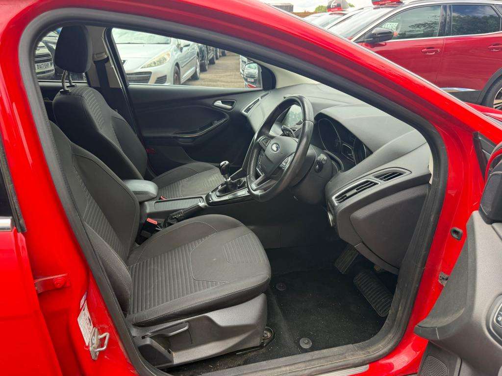 A 2017 FORD FOCUS Titanium A 2017 FORD FOCUS Titanium
