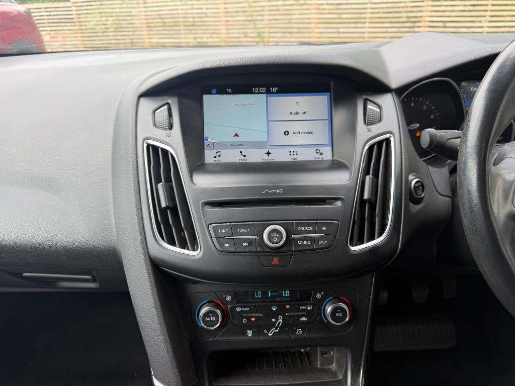 A 2017 FORD FOCUS Titanium A 2017 FORD FOCUS Titanium