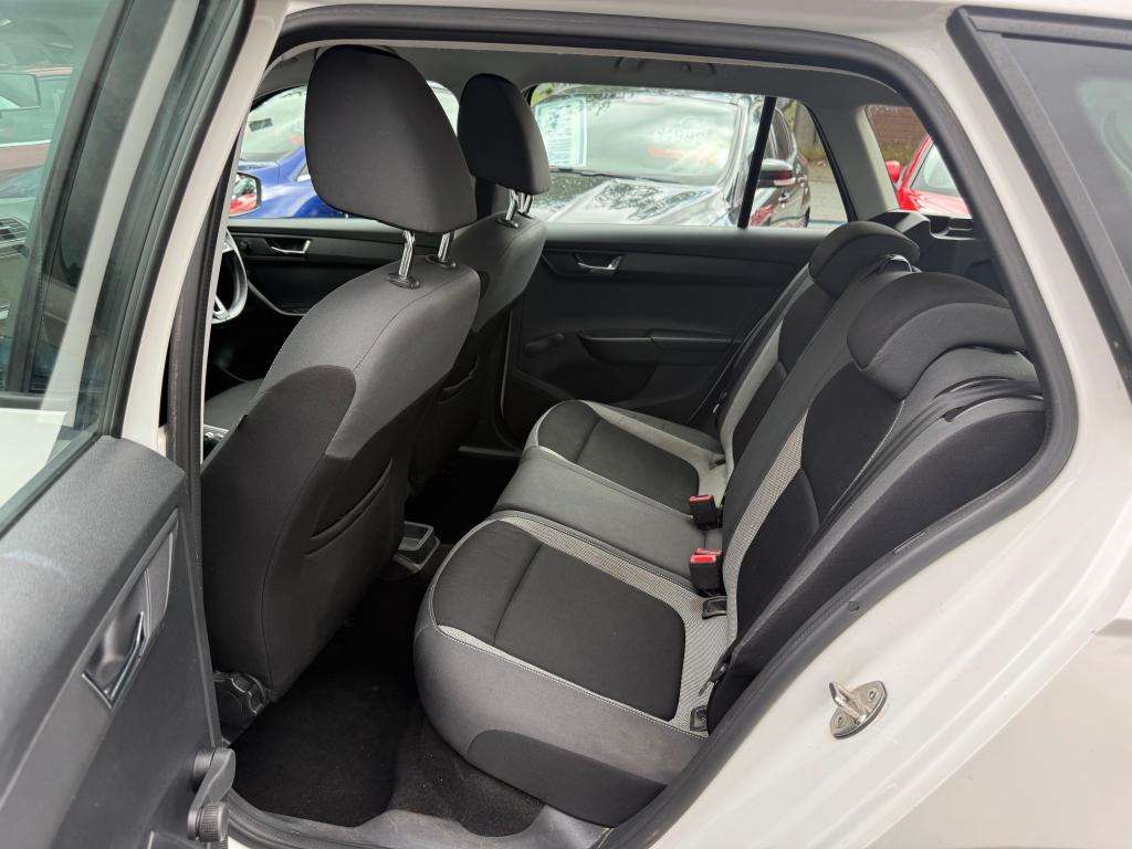 2015 SKODA FABIA 2015 SKODA FABIA