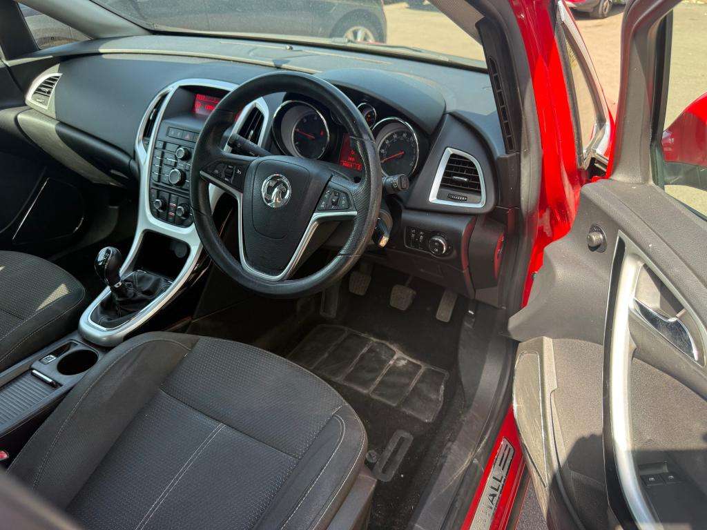 2011 VAUXHALL ASTRA 2011 VAUXHALL ASTRA