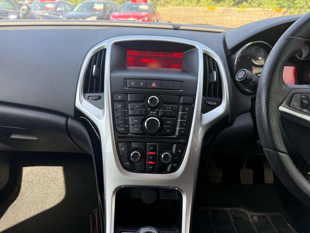2011 VAUXHALL ASTRA 2011 VAUXHALL ASTRA