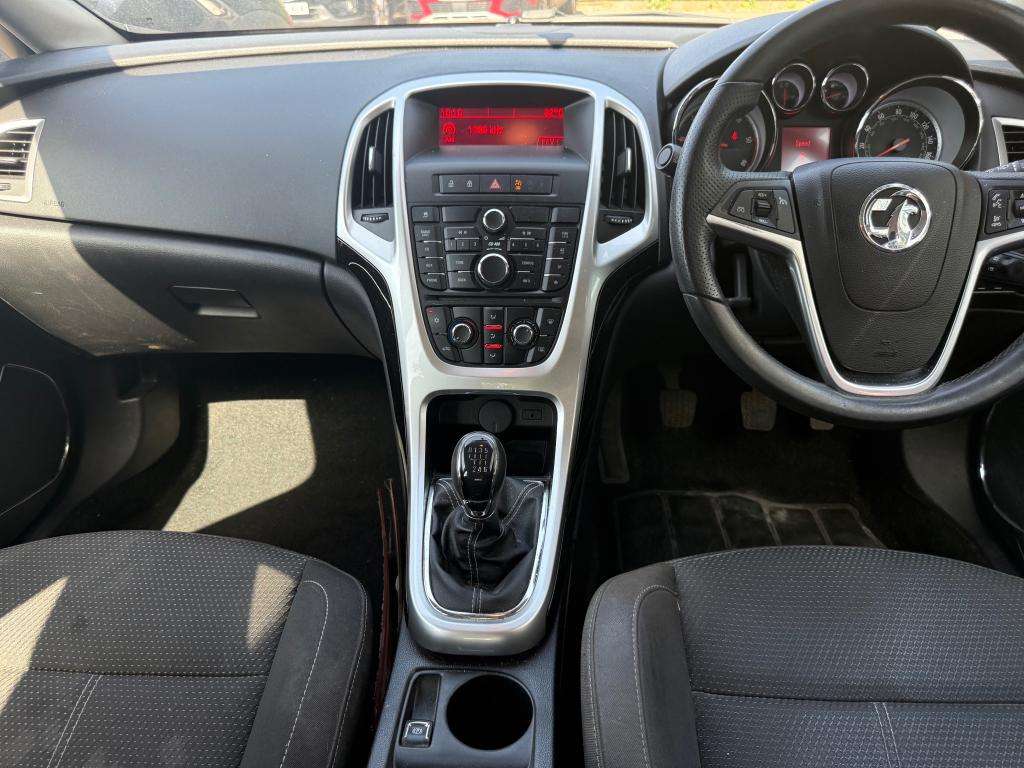 2011 VAUXHALL ASTRA 2011 VAUXHALL ASTRA