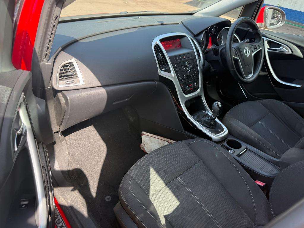 2011 VAUXHALL ASTRA 2011 VAUXHALL ASTRA