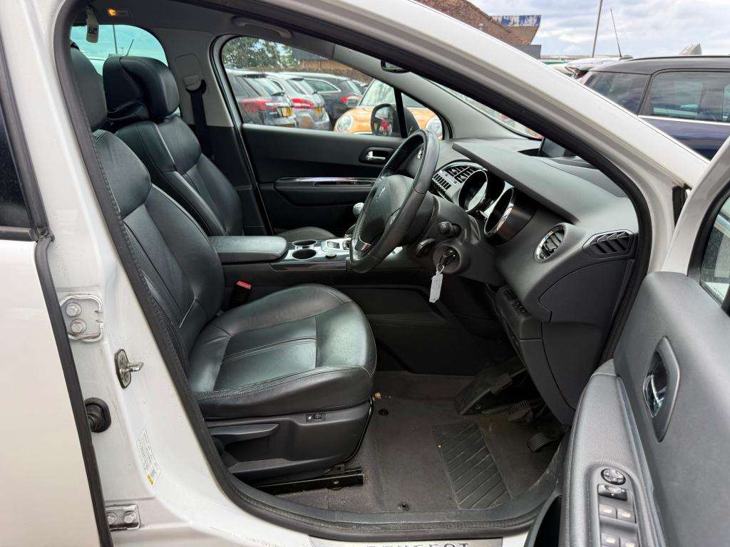2013 PEUGEOT 3008 2013 PEUGEOT 3008