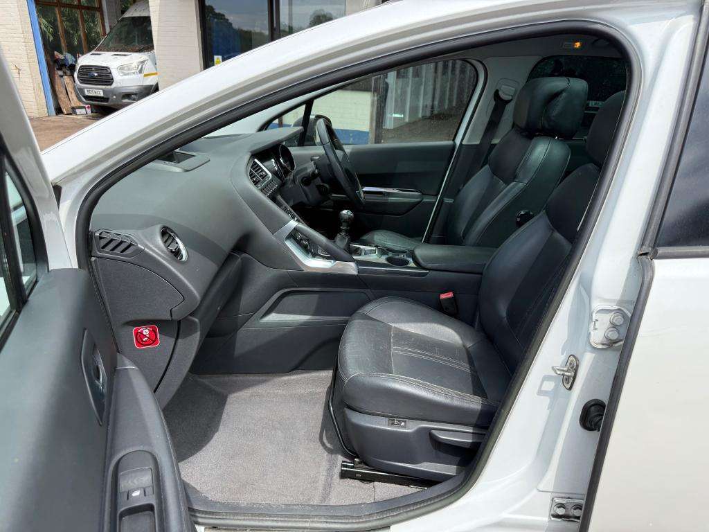 2013 PEUGEOT 3008 2013 PEUGEOT 3008