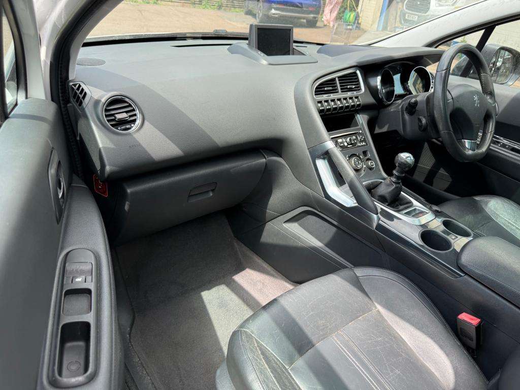 2013 PEUGEOT 3008 2013 PEUGEOT 3008