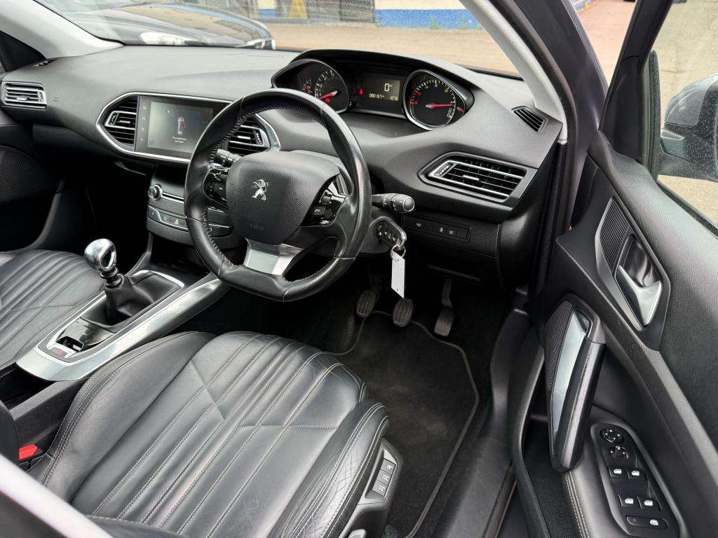 2016 PEUGEOT 308 2016 PEUGEOT 308