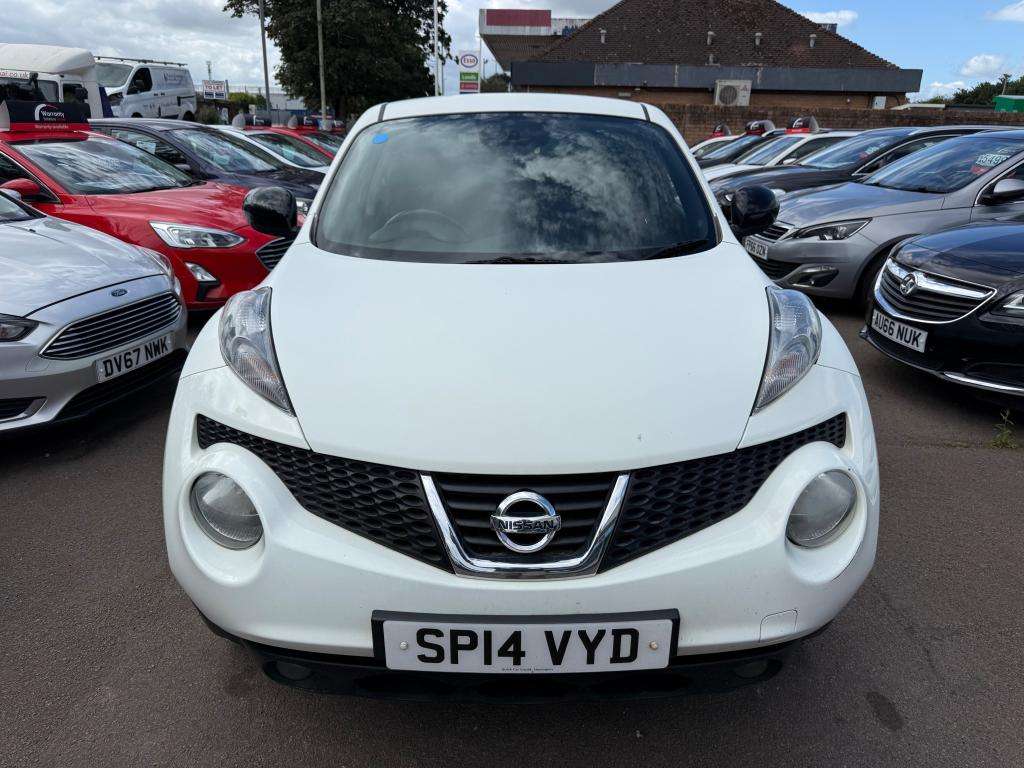 A 2014 NISSAN JUKE N-tec A 2014 NISSAN JUKE N-tec