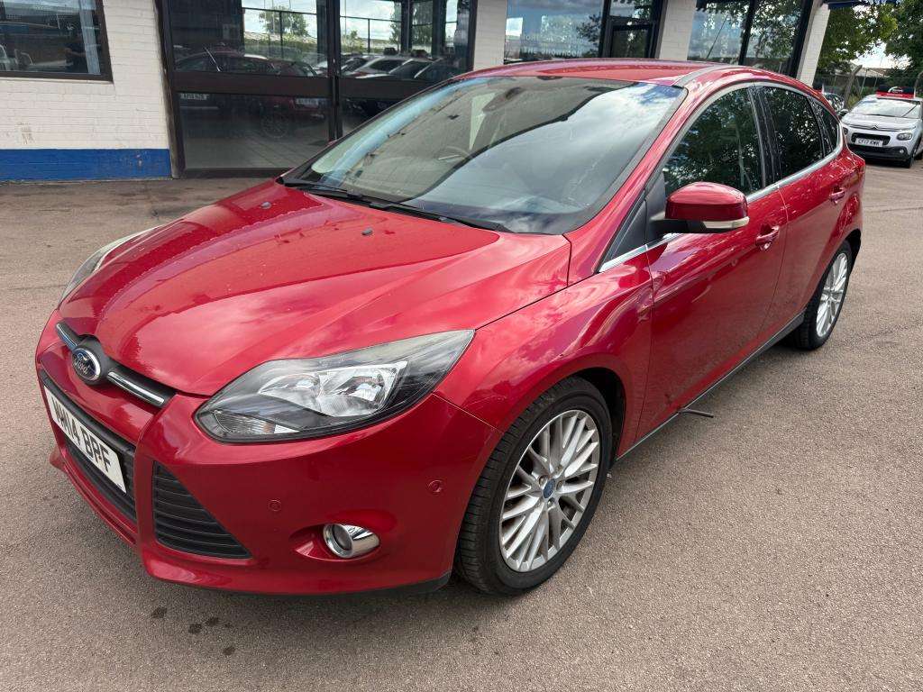 A 2014 FORD FOCUS Zetec Navigator T A 2014 FORD FOCUS Zetec Navigator T