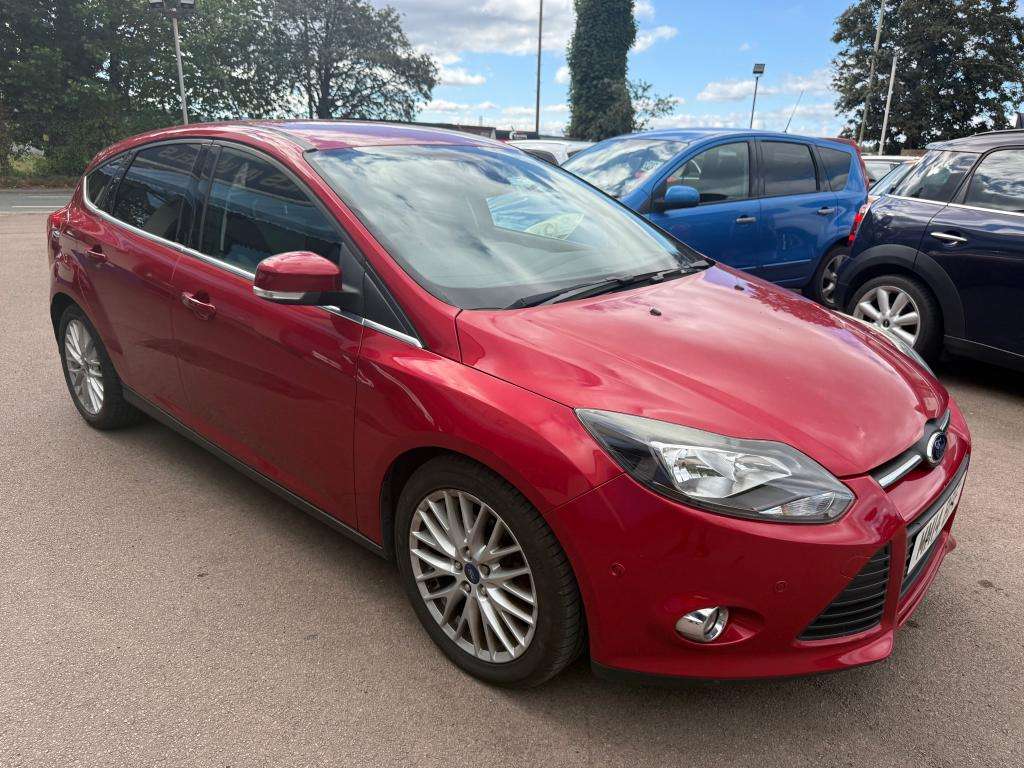 A 2014 FORD FOCUS Zetec Navigator T A 2014 FORD FOCUS Zetec Navigator T