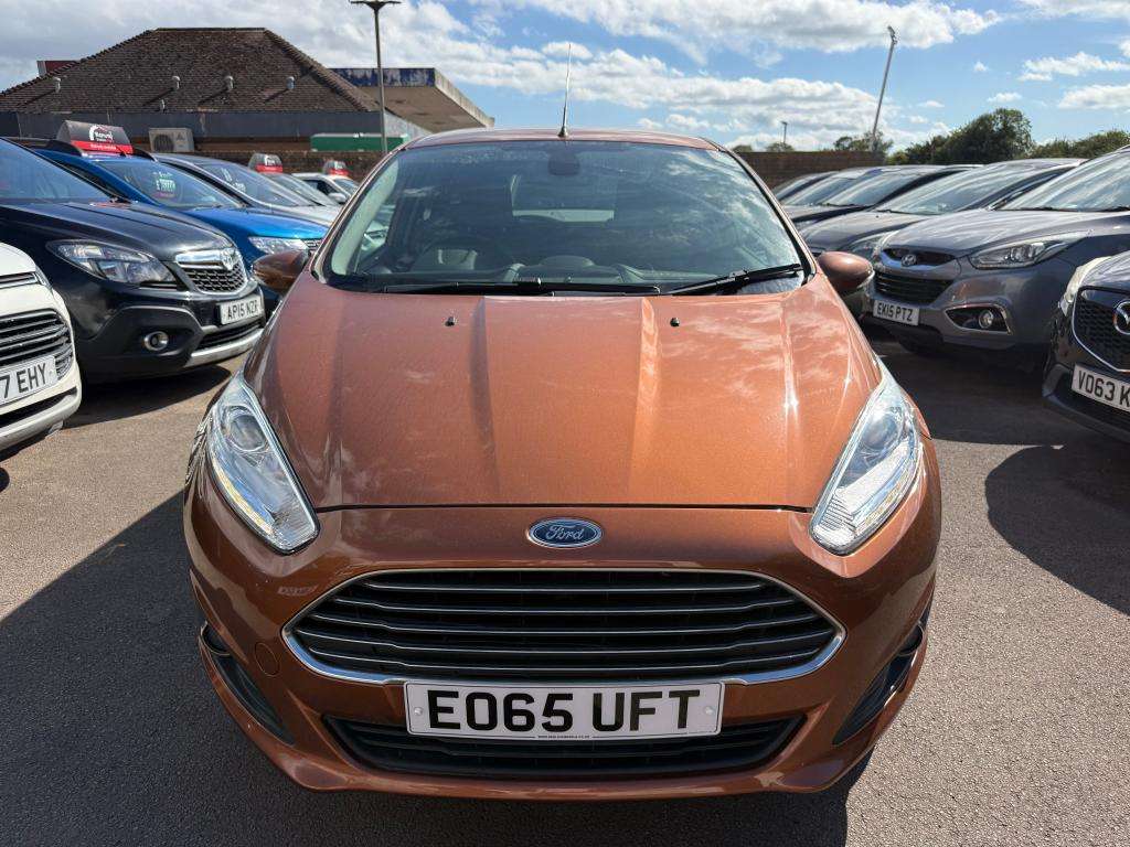 A 2015 FORD FIESTA Titanium T A 2015 FORD FIESTA Titanium T