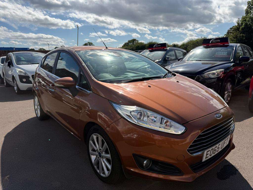 A 2015 FORD FIESTA Titanium T A 2015 FORD FIESTA Titanium T