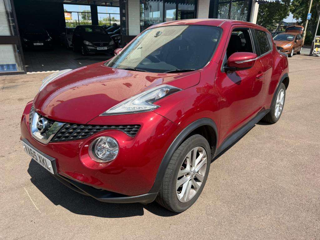 A 2016 NISSAN JUKE N-connecta Dig-t A 2016 NISSAN JUKE N-connecta Dig-t