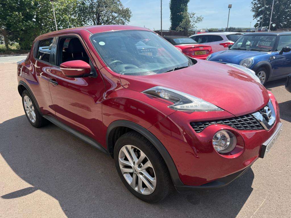 A 2016 NISSAN JUKE N-connecta Dig-t A 2016 NISSAN JUKE N-connecta Dig-t