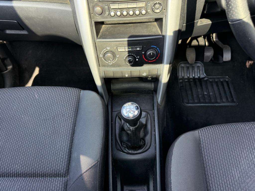 2012 PEUGEOT 207 2012 PEUGEOT 207