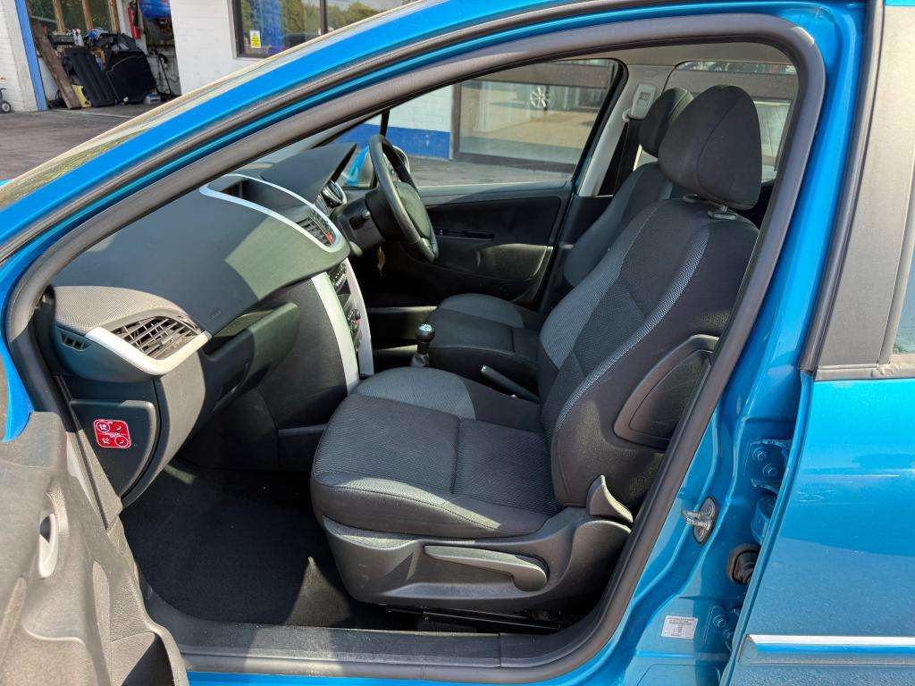 2012 PEUGEOT 207 2012 PEUGEOT 207